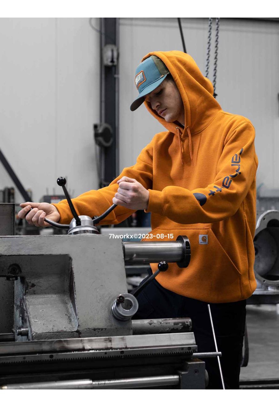 Carhartt K288 Hoodie | Loose Fit Men's Sweater with Logo Sleeve