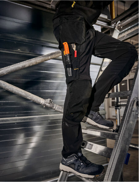 2025 Blog 6271 Snickers full stretch werkbroek model gereedschap trap